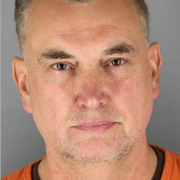 Vance Boulter är misstänkt för mord och mordförsök efter politikerdåden i Minnesota. 