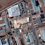 Satelitbild över den bombade Isfahan-anläggningen.