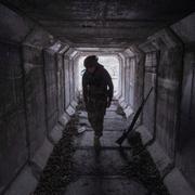 En ukrainsk soldat från den mekaniserade 93:e brigaden i en tunnel i Pokrovsk tidigare i år. Staden kan vara på väg att falla i ryska händer.