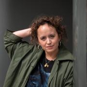 Olga Ravn, dansk författare på Sverigebesök som har skrivit en bok om häxor.  