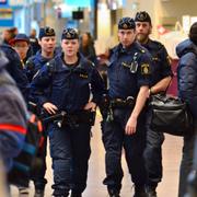 Arkivbild, poliser på Arlanda