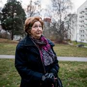 Mary Lennborg besöker platsen där två små barn hittades.