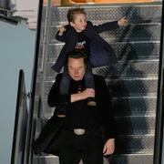 Elon Musk med sonen X Æ A-Xii.