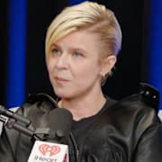 När Robyn var med i podden Las Culturistas kritiserade hon Elon Musk. 