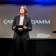 Cappelen Damms förlagsdirektör Sarah J. Willand fotograferad 2023.