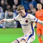 Chelseas Cole Palmer mot Djurgårdens Tobias Gulliksen. 