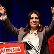 Partiledare Nooshi Dadgostar på V:s kongress.