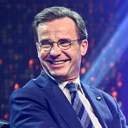 Arkivbild. Statsminister Ulf Kristersson (M) samtalar med Arthur Mensch, vd och medgrundare av Mistral AI, på scen under ett tech-event på Strawberry Arena i Stockholm.
