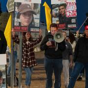 Demonstranter i Jerusalem protesterade mot premiärminister Benjamin Netanyahu under söndagen. De kräver att mer görs för att gisslan ska släppas från Gaza.