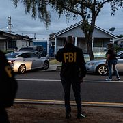 FBI-agenter i samband med en insats i Los Angeles tidigare i september.