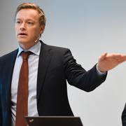 Arkivbild: Finansinspektionens chefsekonom Henrik Braconier och generaldirektören Erik Thedéen. 