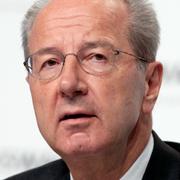 VW-skandalen fortsätter: Ordförande Hans Dieter Pötsch utreds för marknadsmanipulation.