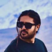 Bild från protester i Teheran den 9 januari, till höger syns Behnam Darvishi. 