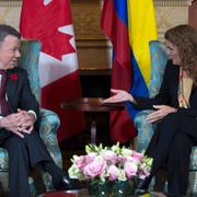 Juan Manuel Santos talar med Kanadas generalguvernör Julie Payette, 2017. Kanada har varit medlem i Nato sedan 1949.