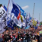 Protests i Seoul mot arbetsvillkoren i landet i maj. 