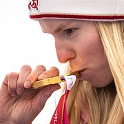 Varvara Voronchikina med sin guldmedalj.