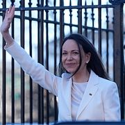 Förra året tilldelades den venezuelanska oppositionspolitikern María Corina Machado fredspriset. Sedan tillägnade hon priset till USA:s president Donald Trump, något som skapade rubriker.