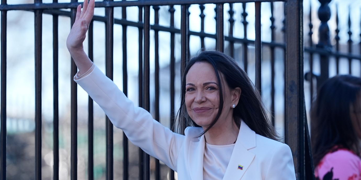 Förra året tilldelades den venezuelanska oppositionspolitikern María Corina Machado fredspriset. Sedan tillägnade hon priset till USA:s president Donald Trump, något som skapade rubriker.