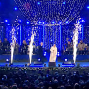 Helena Bergström vid tolvslaget i SVT:s sändning.