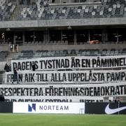 AIKs supportar med banderoller inför fotbollsmatchen i Allsvenskan mellan Brommapojkarna och AIK.
