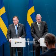 Folkhälsomyndighetens gd Johan Carlson, Socialstyrelsens gd Olivia Wigzell, statsminister Stefan Löfven och MSB:s tidigare gd Dan Eliasson. Arkivbild.