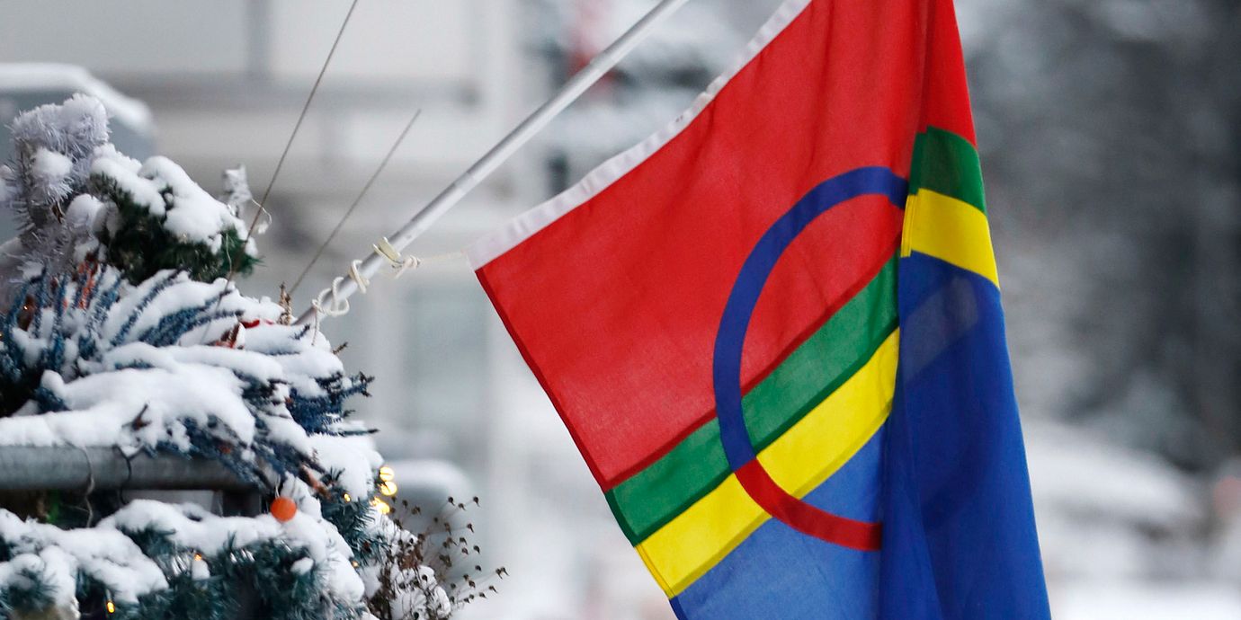 Den samiska flaggan.