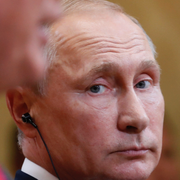 Brand i Kyiv i maj efter rysk attack/Trump och Putin träffas 2018.