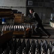 Ammunition i en fabrik i Ukraina.