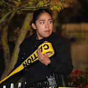 Polisinsats vid parets hem. 