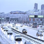 Morgontrafiken på E4 vid Solna. Bild tagen tidigare i december.