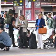 Även under gårdagen stoppades tågtrafiken till och från Stockholms centralstation under en period. 