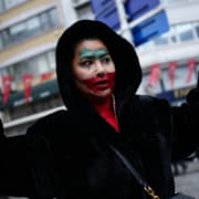 Kvinna under demonstration i Istanbul, 11 januari 2026. 