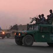 Afghansk säkerhetspersonal i närheten av flygplatsen