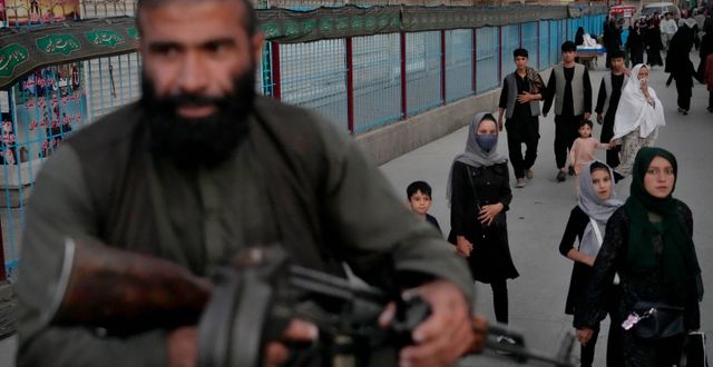 Beväpnad taliban i Kabul. Ebrahim Noroozi / AP