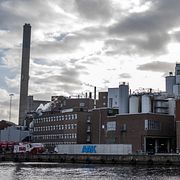 AAK:s fabrik i hamnen i Karlshamn i mars 2024