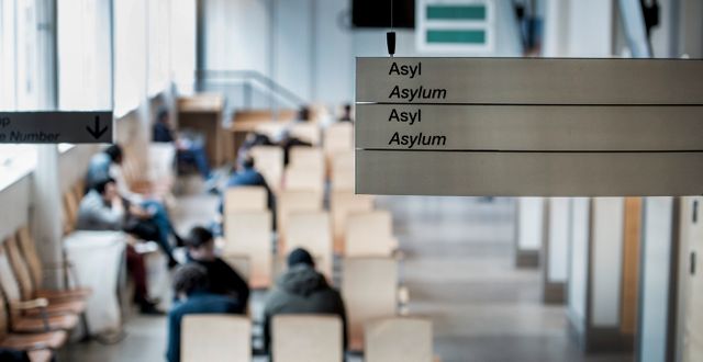 Väntsal för asylsökande på Migrationsverket i Solna.  Marcus Ericsson/TT