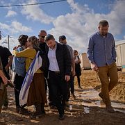 Israels finansminister Bezalel Smotrich under ett besök i en bosättning på Västbanken i januari 2026.
