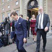 Statsminister Ulf Kristersson (M) och Johan Pehrson, arbetsmarknads- och integrationsminister efter konseljens slut på Lejonbackens terrass.