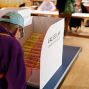 Vallokalen i Allhelgonakyrkan på Södermalm i Stockholm när vallokalerna för kyrkovalet 2025.