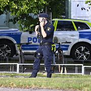 Polis i Fagersta under fredagseftermiddagen.
