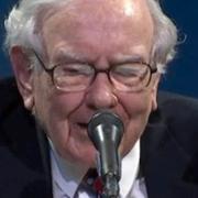 Warren Buffett vid Berkshire Hathaways årsstämma