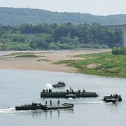 Militärövning på floden Yeoncheon.