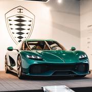 En Koenigsegg Gemera visas upp i Shenzhen, Kina. Arkivbild från februari 2024.