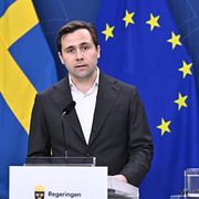 Benjamin Dousa (M),