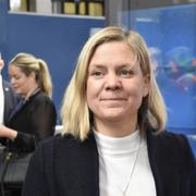 Magdalena Andersson (S) på väg in till EU-ländernas finansministermöte i Bryssel på tisdagen. 