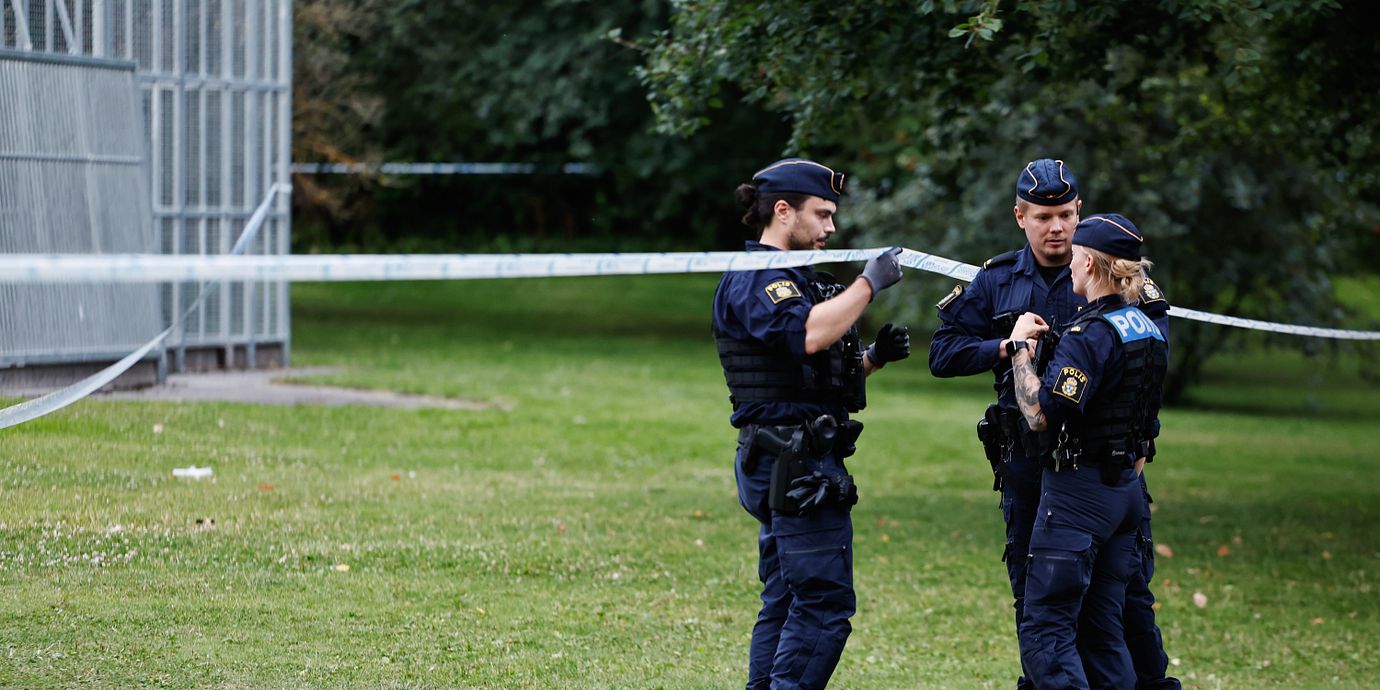 Bild från polisinsatsen i Hässelby.