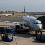 Ett American Airlines-plan på LaGuardia. 