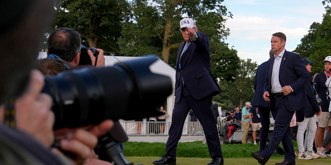 USA:s president Donald Trump på golfturnering i söndags.