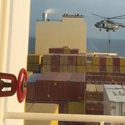 Helikopter vid Hormuzsundet.