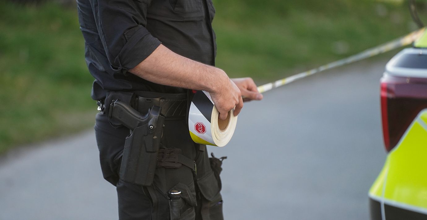 Norsk polis spärrar av den aktuella brottsplatsen i Oslo.
